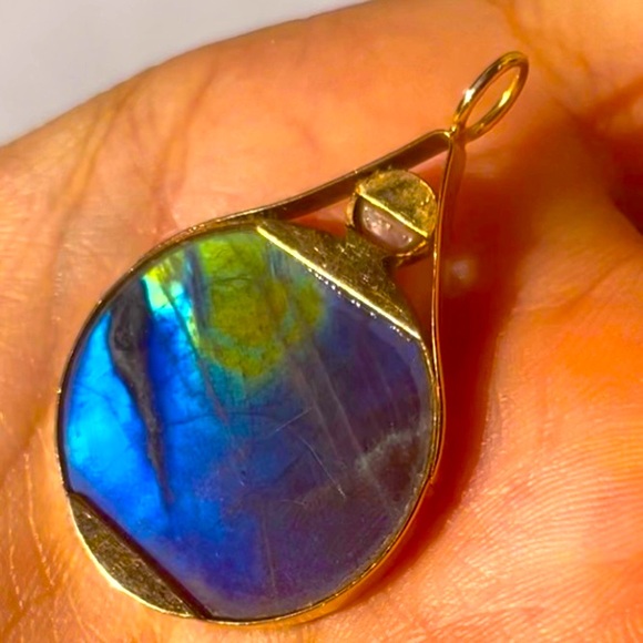 Stunning Labradorite and Gold Pendant With 24K Bezel set Moonstone One of a kind - Picture 8 of 12